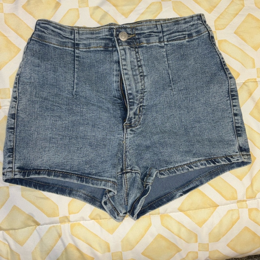 Wild Fable jean shorts. Size 2/26r